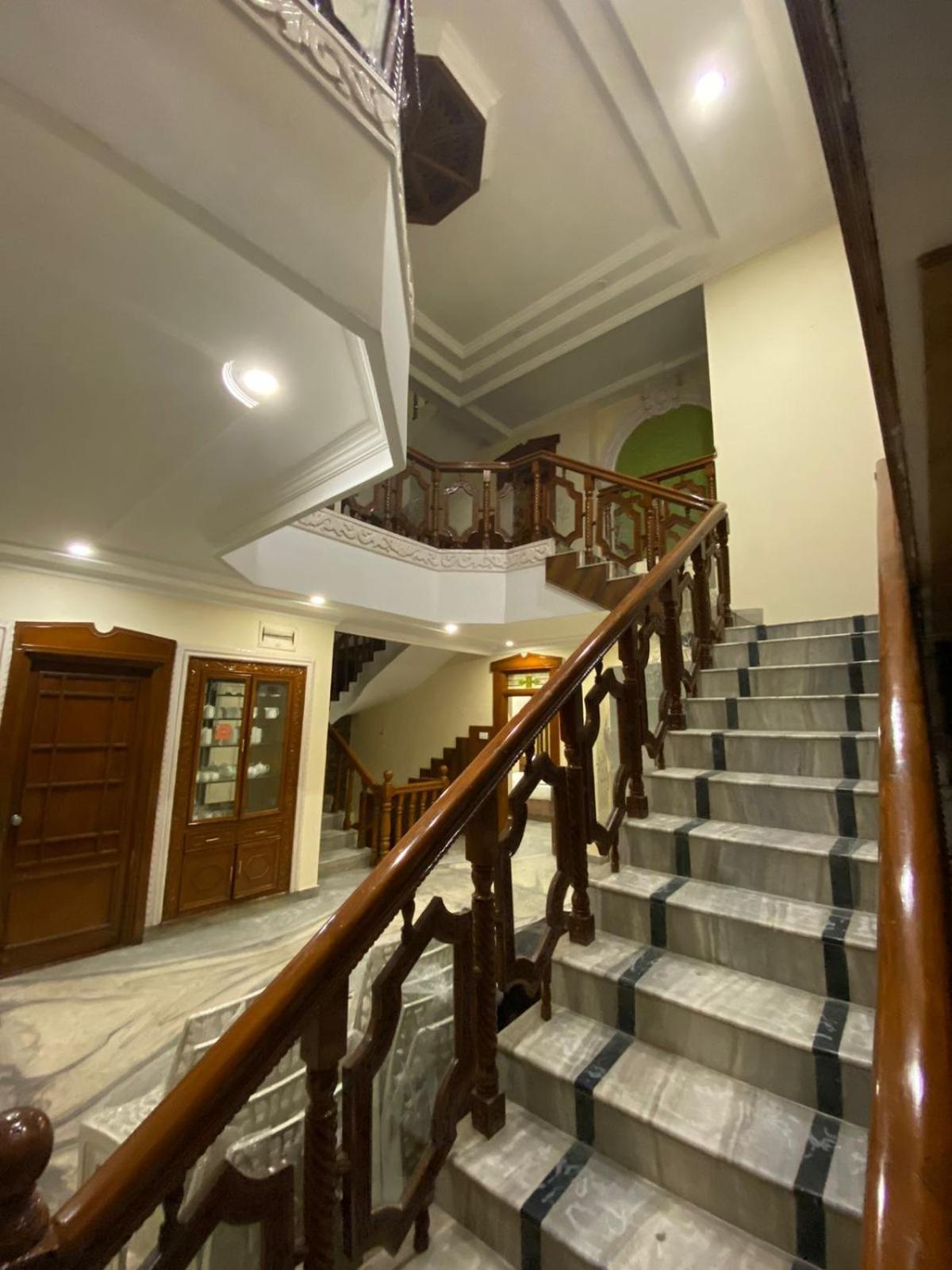 Hotel Kp Suites Metro Хайдарабад Экстерьер фото
