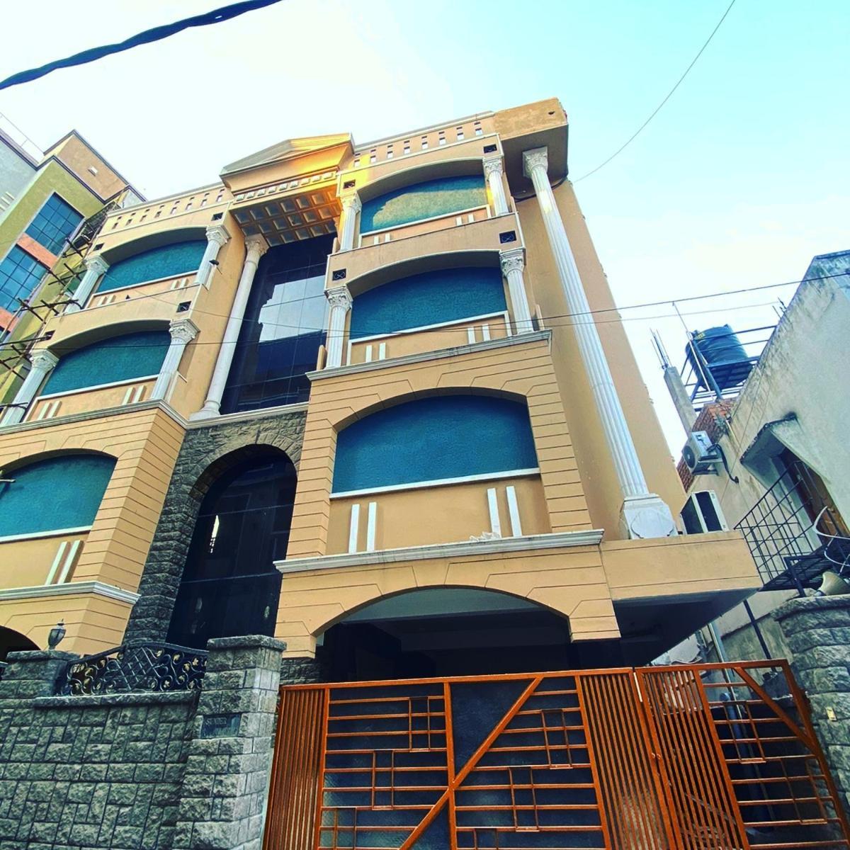 Hotel Kp Suites Metro Хайдарабад Экстерьер фото
