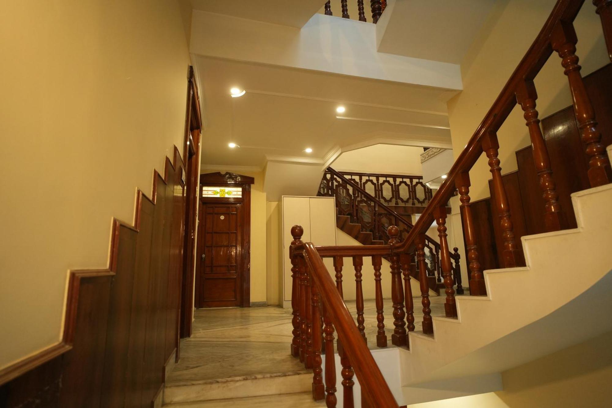 Hotel Kp Suites Metro Хайдарабад Экстерьер фото
