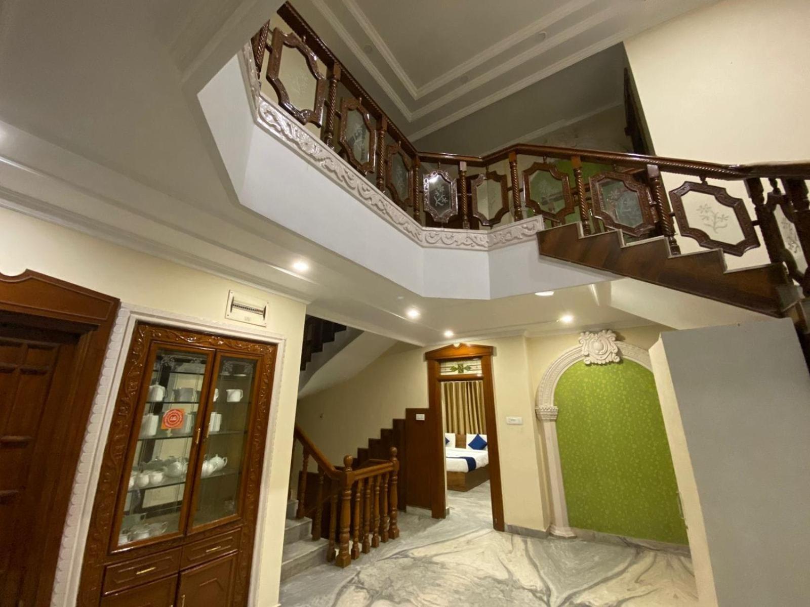 Hotel Kp Suites Metro Хайдарабад Экстерьер фото